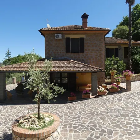 Scappo In Umbria, L'antico Casale