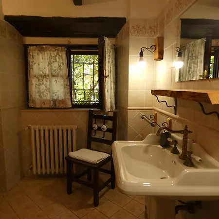 Scappo In Umbria, L'antico Casale *