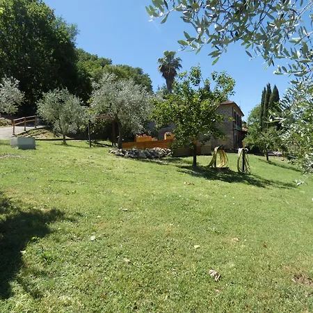 Scappo In Umbria, L'antico Casale *