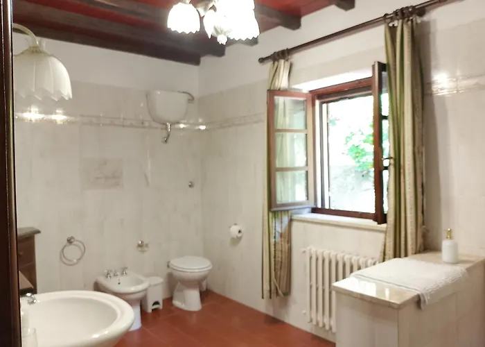 Scappo In Umbria, L'antico Casale *